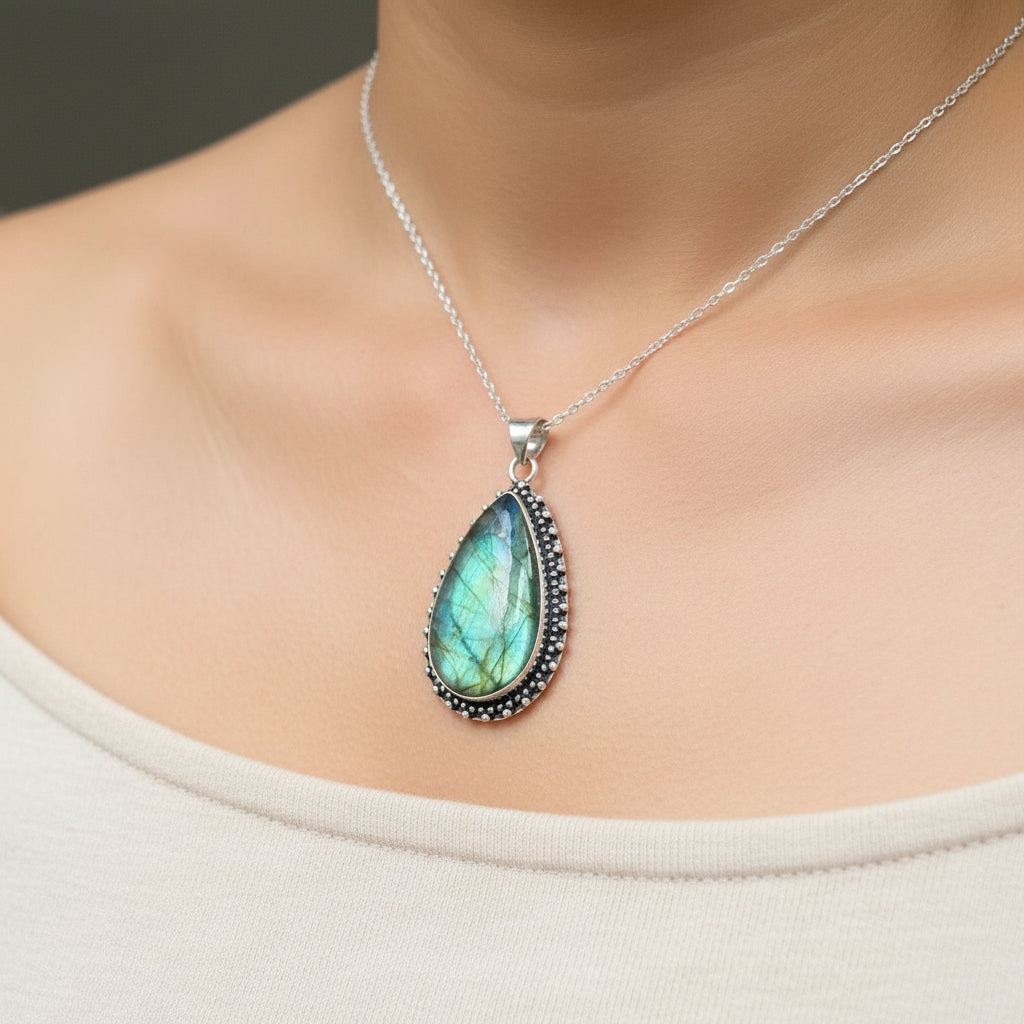 Labradorite pendant