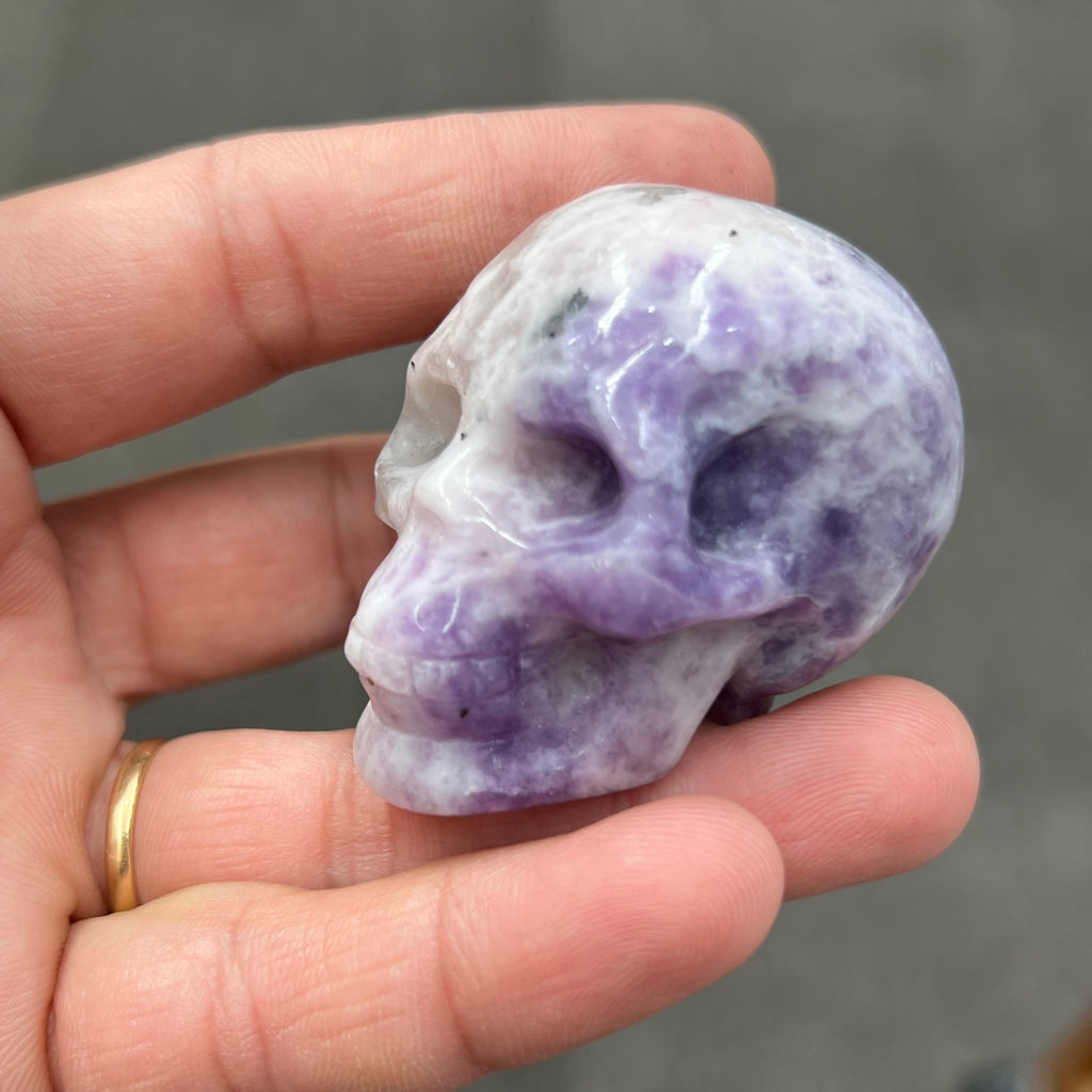 Skull - Lepidolite (5cm)