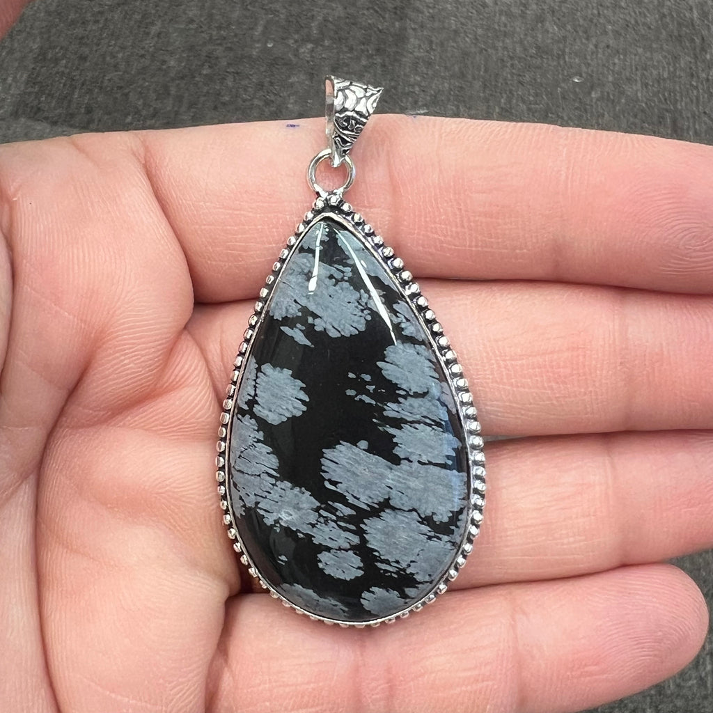 Snow Flakes Obsidian pendant