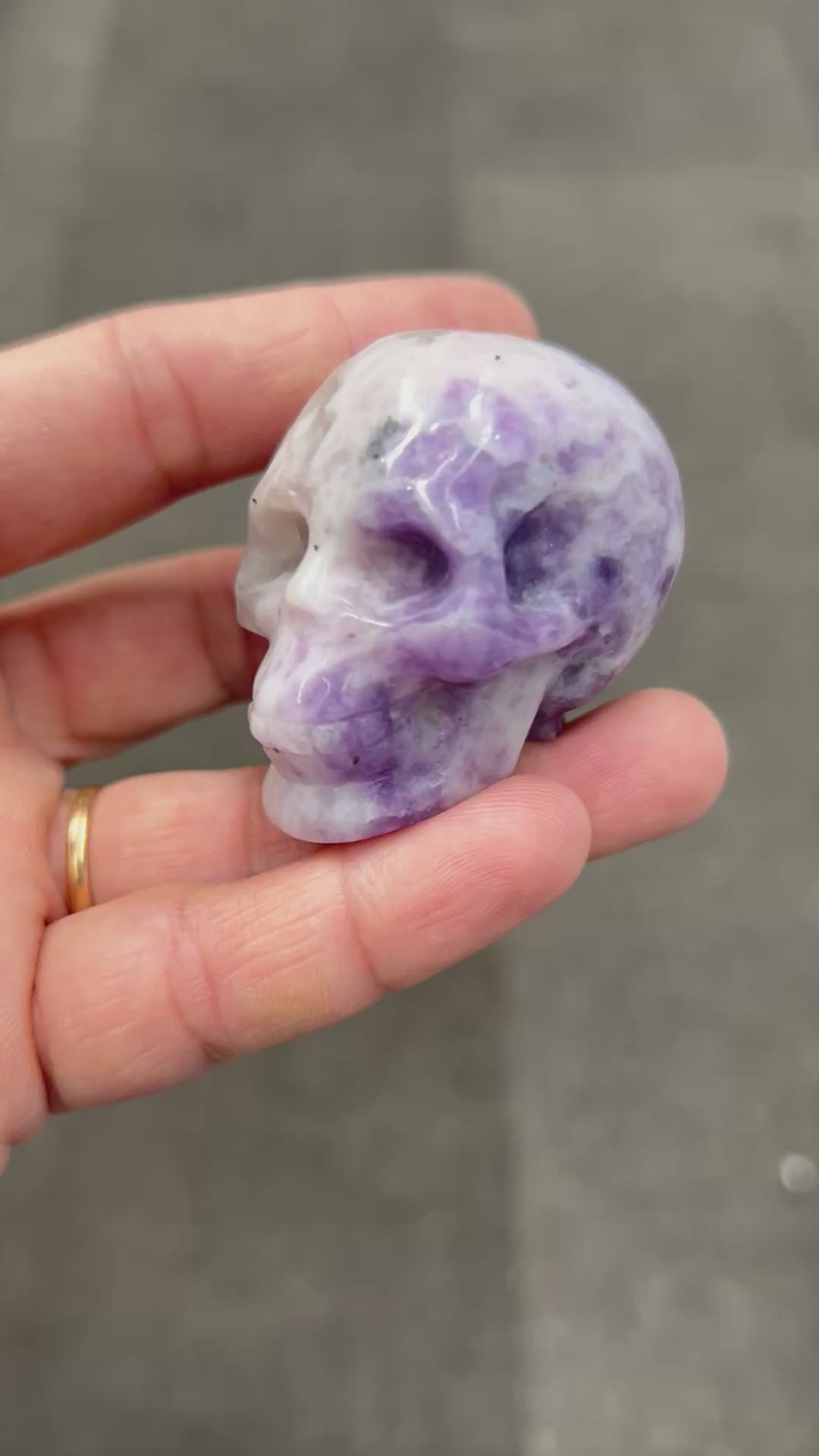 Skull - Lepidolite (5cm)